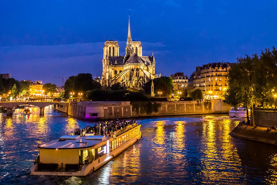 Paris Evening River Seine Cruise with Music